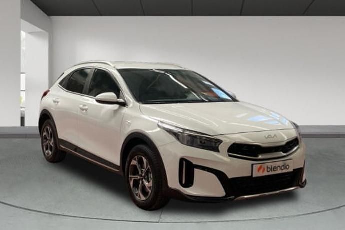 Usado Kia XCeed 100 HP (73 kW) 2025 SUV
