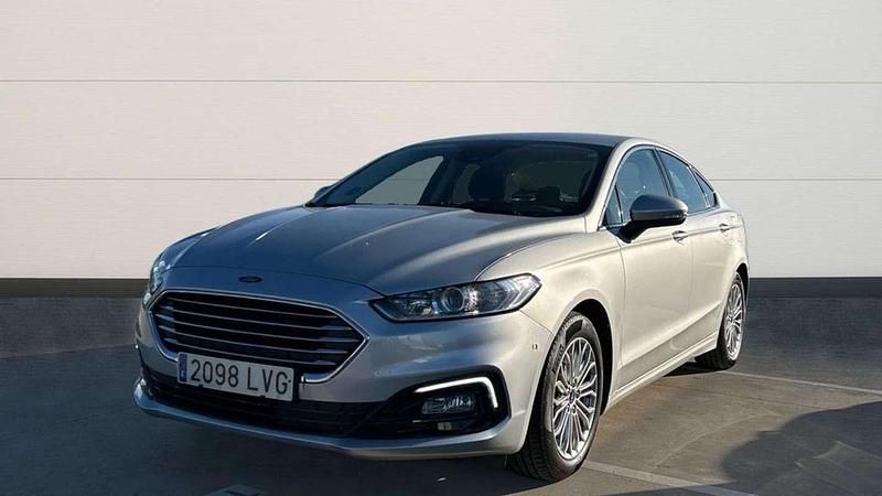 Usado Ford Mondeo Titanium 189 CV (139 kW) 2021 Gris Berlina