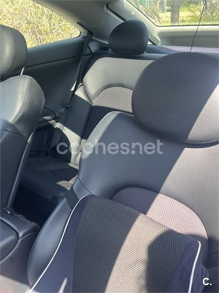 Usado Mercedes CLC200 184 CV (135 kW) 2011 Gris / plata Utilitario