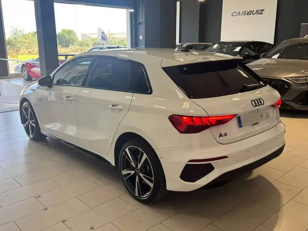 Usado Audi A3 Sportback e-tron Competition 150 CV (110 kW) 2022 Blanco Utilitario