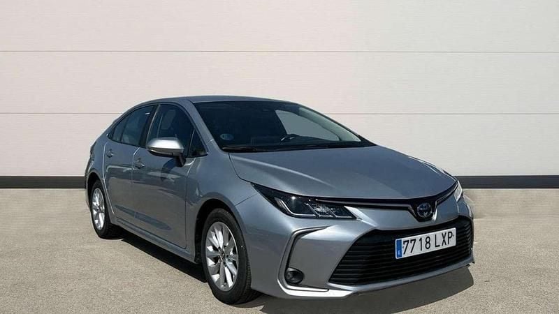 Usado Toyota Corolla Active 122 CV (89 kW) 2022 Gris Berlina