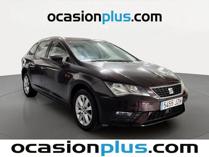 Usado Seat Leon Style 150 CV (110 kW) 2017 Violeta Monovolumen