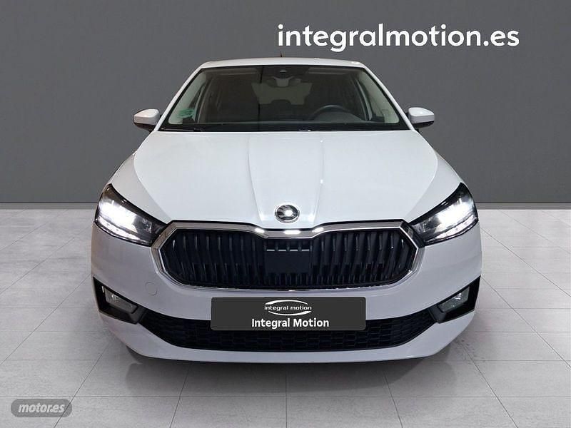Usado Skoda Fabia Selection 95 CV (69 kW) 2025 Blanco Utilitario