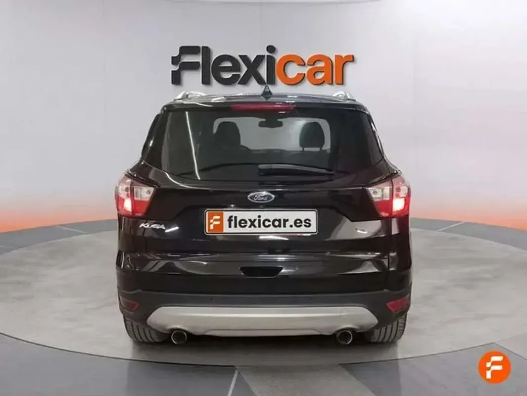 Usado Ford Kuga ST-Line 120 CV (88 kW) 2018 Negro SUV