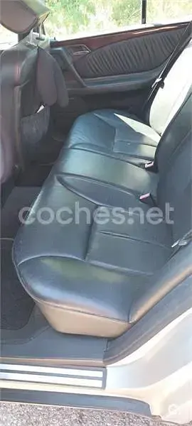 Usado Mercedes E320 Elegance 220 CV (161 kW) 1995 Gris / plata Berlina