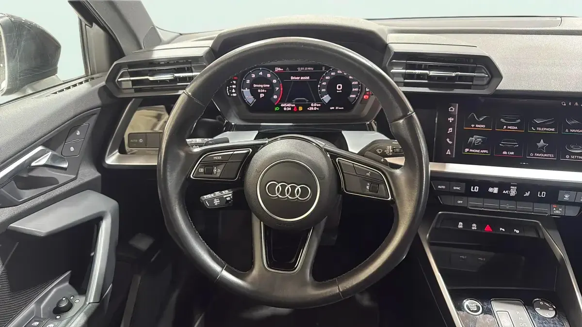 Usado Audi A3 Premium 110 CV (80 kW) 2023 Gris Berlina