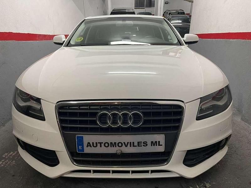 Usado Audi A4 136 CV (100 kW) 2011 Blanco Berlina
