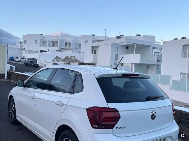 Usado VW Polo Advance 95 CV (69 kW) 2018 Blanco Utilitario
