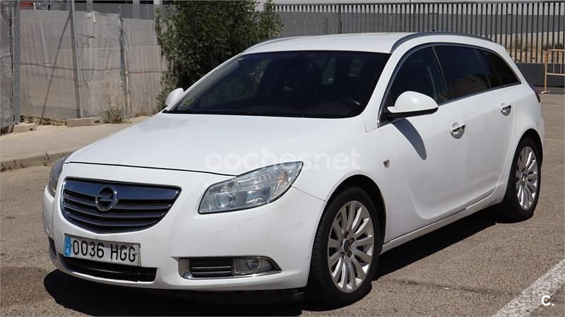 Blanco Usado 2011 Opel Insignia Cosmo Familiar | 4500 € (Precio justo) - Imagen 1/4