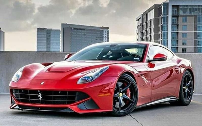 Rojo Usado 2014 Ferrari F12 Coupe | 258.900 € - Imagen 1/1