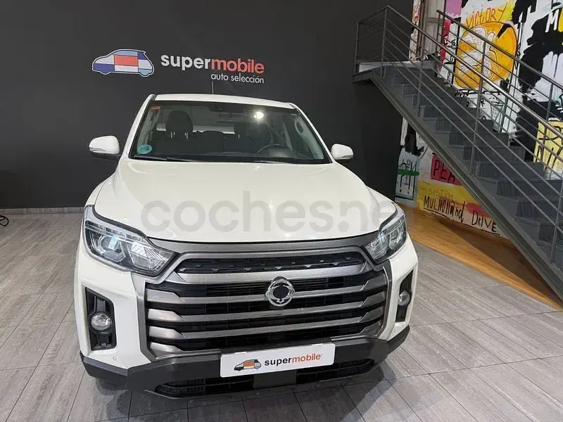 Usado SsangYong Musso 202 CV (148 kW) 2023 Blanco Pickup/Camioneta