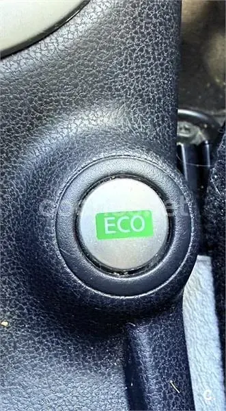 Usado Nissan Note Tekna 90 CV (66 kW) 2014 Granate Utilitario