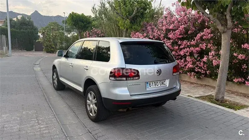 Usado VW Touareg Individual 240 CV (176 kW) 2009 Gris / plata SUV