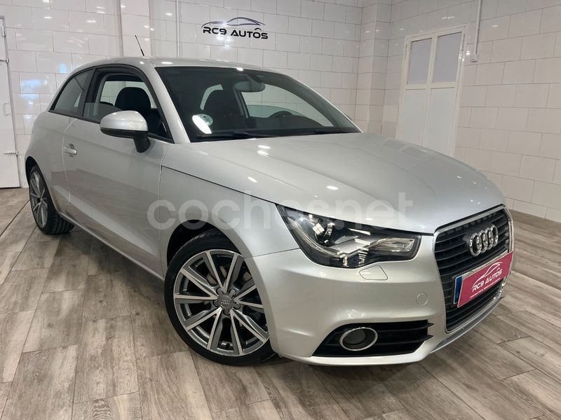 Usado Audi A1 Attraction 90 CV (66 kW) 2011 Gris / plata Utilitario