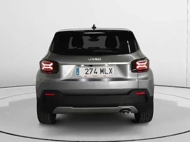 Usado Jeep Avenger Summit 100 CV (73 kW) 2023 Gris SUV