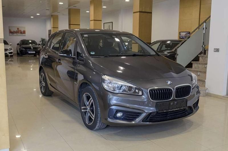 Usado BMW 218 Active Tourer Sport Line 136 CV (100 kW) 2017 Gris Monovolumen