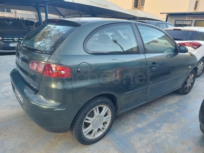 Usado Seat Ibiza Reference 75 CV (55 kW) 2005 Verde Utilitario