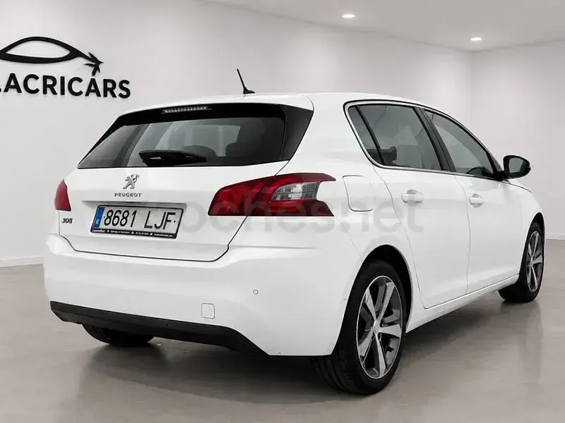 Usado Peugeot 308 Allure 130 CV (95 kW) 2020 Blanco Berlina