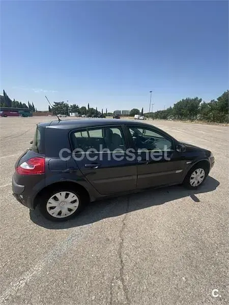 Usado Renault Mégane Expression 115 CV (84 kW) 2006 Negro Berlina