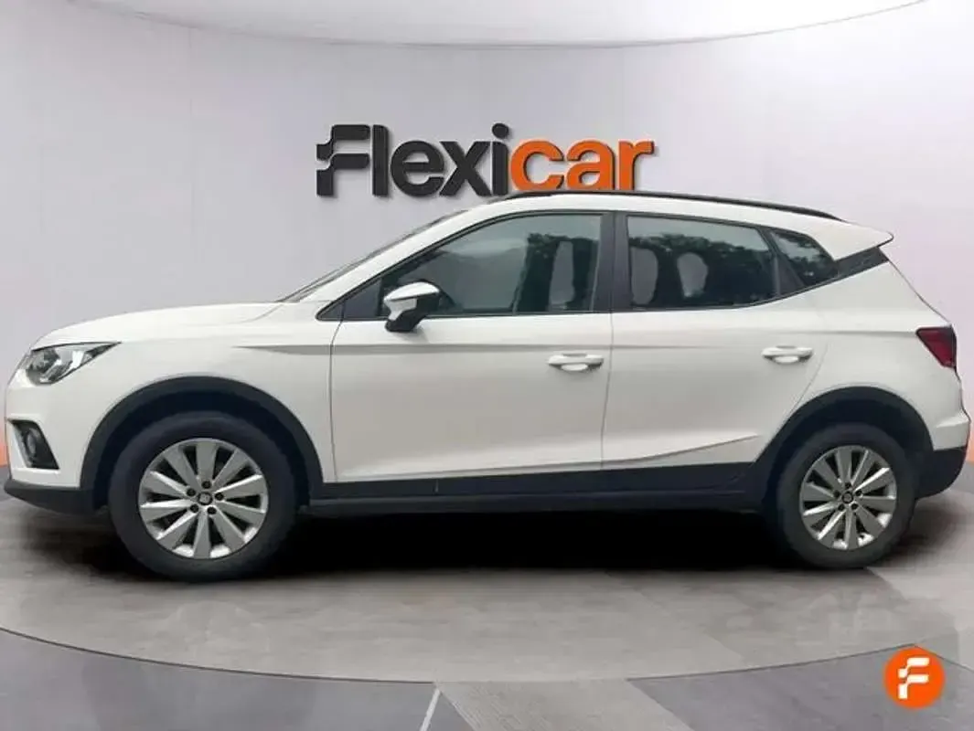 Usado Seat Arona Ecomotive 116 CV (85 kW) 2017 Blanco SUV