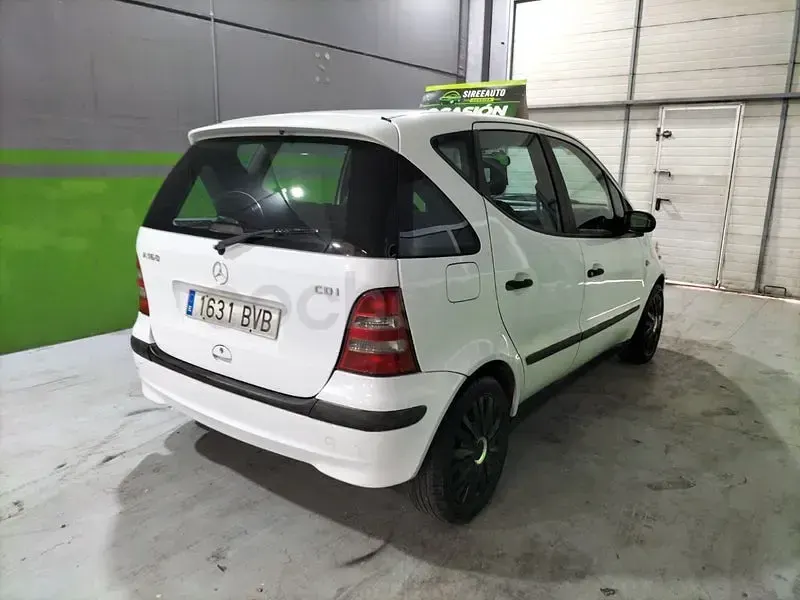 Usado Mercedes A160 Classic 75 CV (55 kW) 2002 Blanco Utilitario