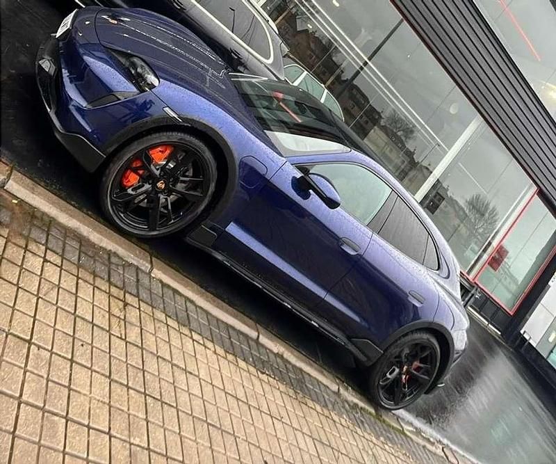 Usado Porsche Taycan Sport Turismo 500 kW (680 CV) 2023 Azul Familiar