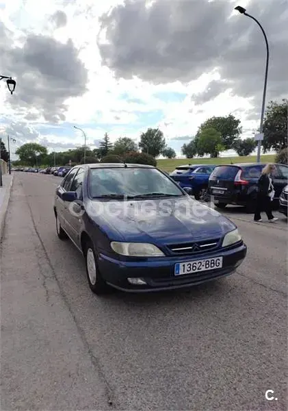 Usado Citroën Xsara 90 CV (66 kW) 2000 Azul Berlina