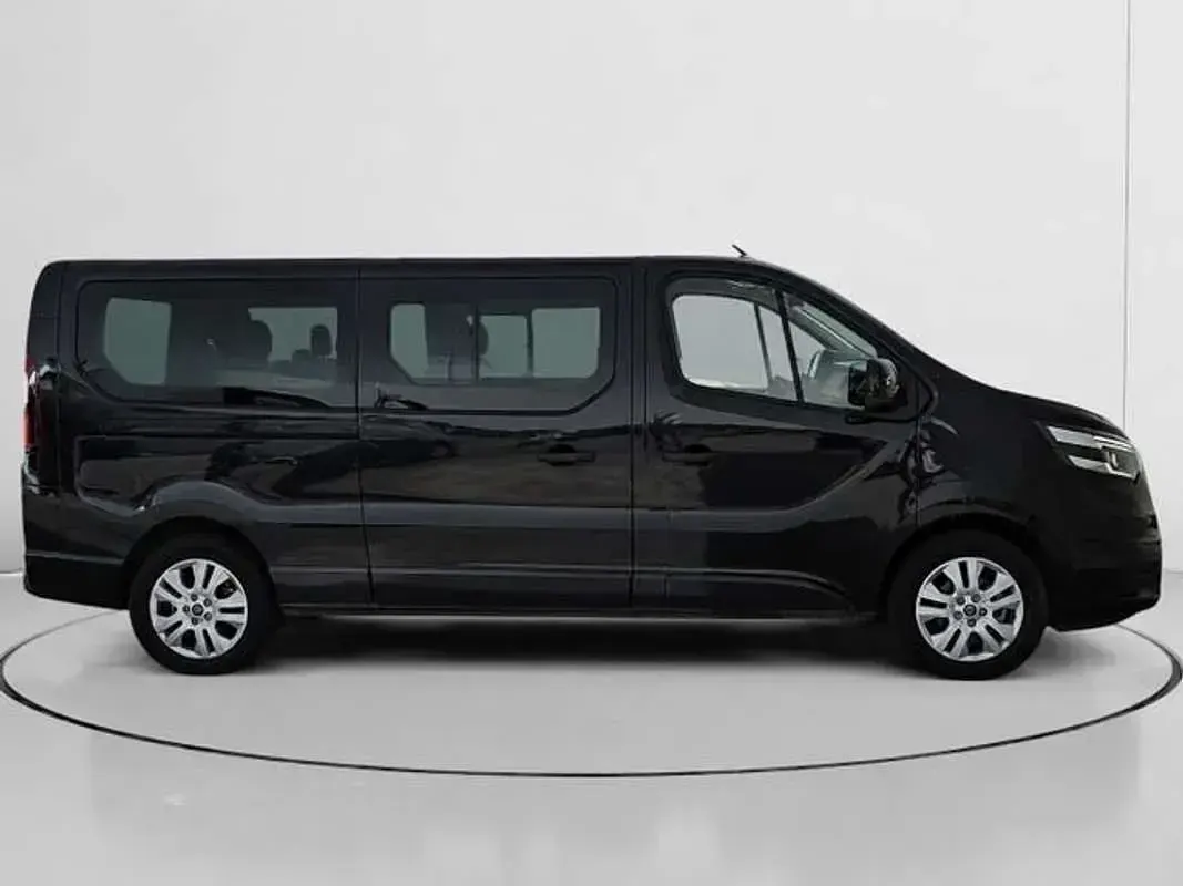 Usado Nissan Primastar Acenta 150 CV (110 kW) 2025 Negro Monovolumen