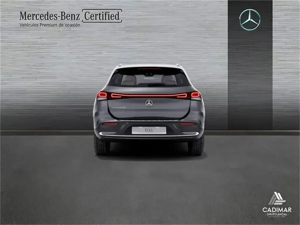 Usado Mercedes EQA250 139 kW (190 CV) 2022 Gris SUV