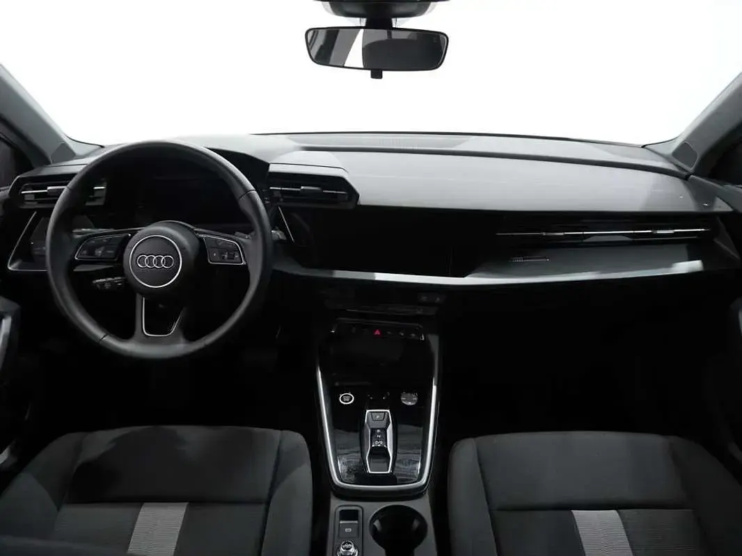 Usado Audi A3 Sportback Advanced 150 CV (110 kW) 2025 Blanco Utilitario