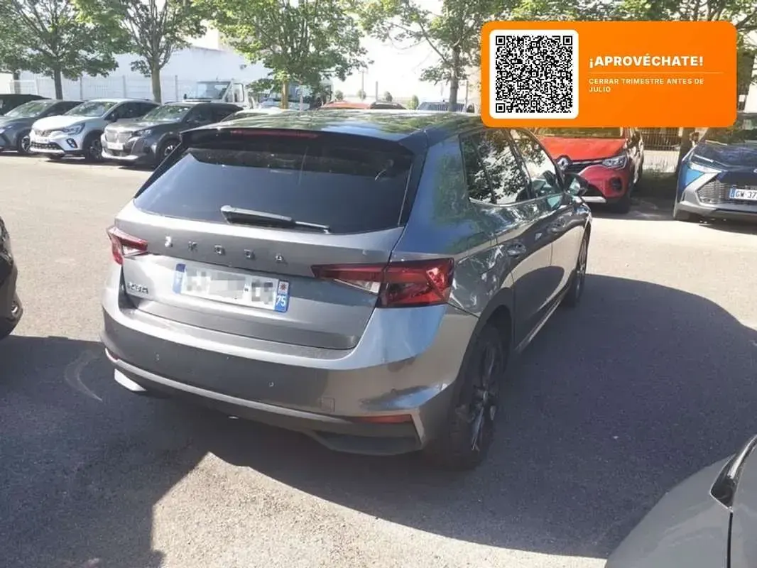 Usado Skoda Fabia Style 110 CV (80 kW) 2022 Gris Utilitario