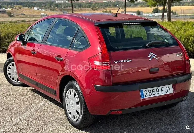 Usado Citroën C4 Exclusive 110 CV (80 kW) 2007 Rojo Berlina