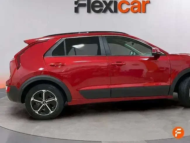 Usado Kia Niro 141 CV (103 kW) 2022 Rojo SUV