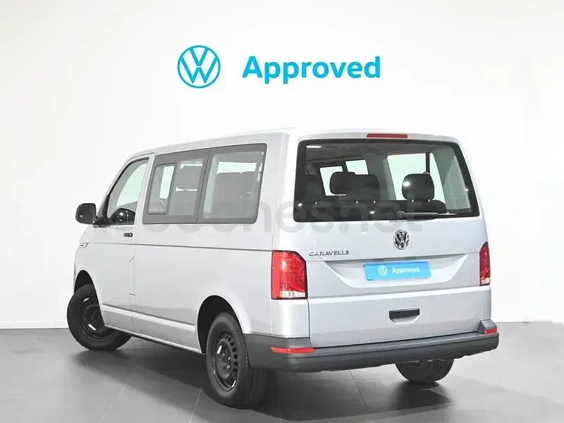 Usado VW Caravelle 110 CV (80 kW) 2021 Gris / plata Van