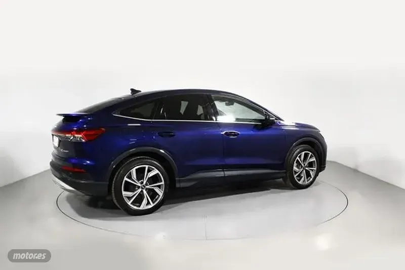 Usado Audi Q4 e-tron Advanced 150 kW (204 CV) 2021 Azul SUV