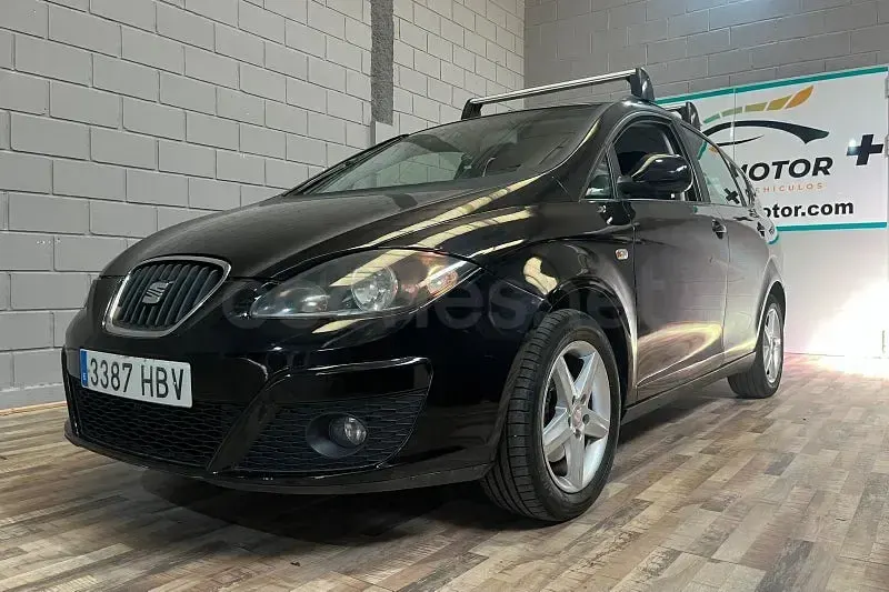 Usado Seat Altea XL Style 105 CV (77 kW) 2011 Negro Monovolumen