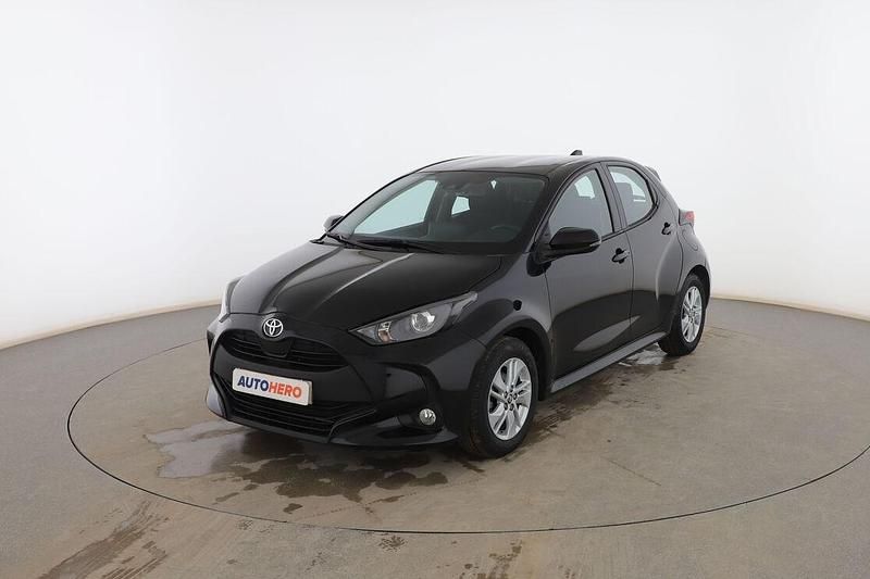 Usado Toyota Yaris Edition 125 CV (91 kW) 2022 Negro Berlina