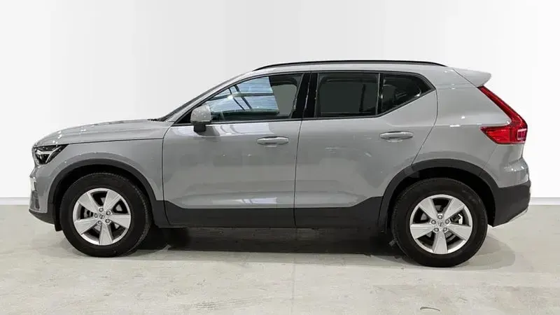 Usado Volvo XC40 129 CV (94 kW) 2024 Gris / plata SUV