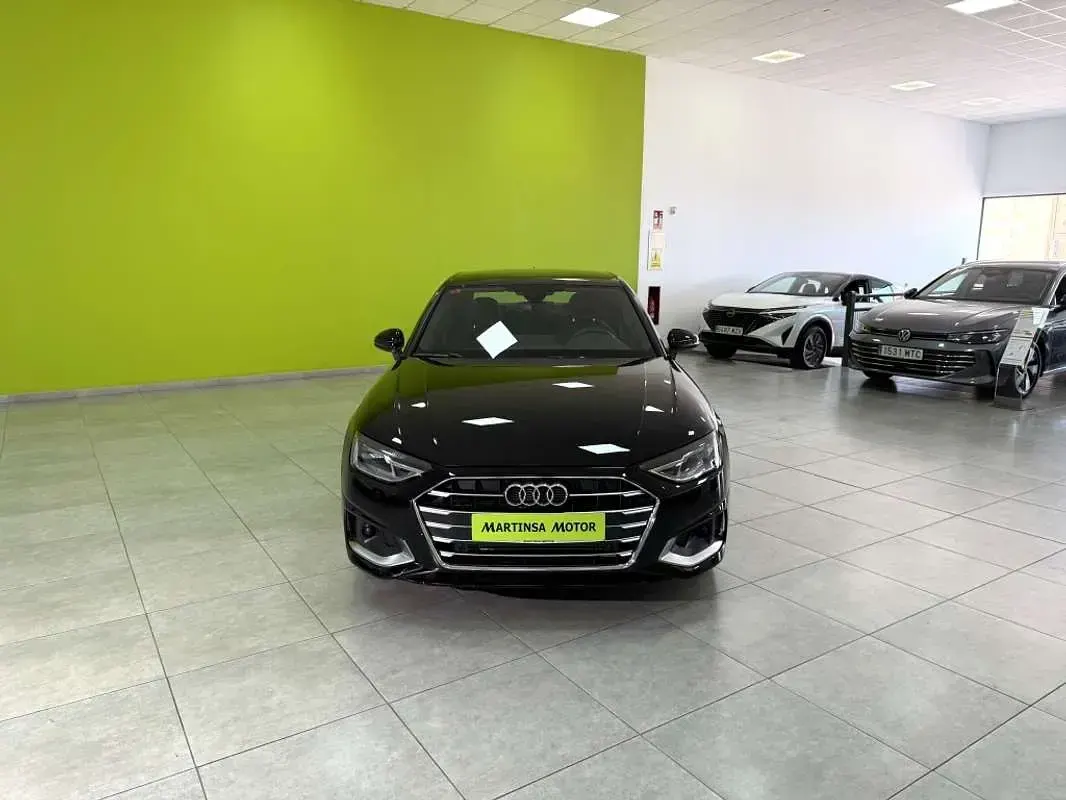 Usado Audi A4 Advanced 150 HP (110 kW) 2021 Preto Sedan
