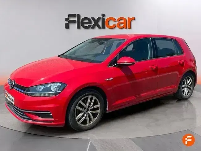 Usado VW Golf VIII Edition 130 CV (95 kW) 2020 Rojo Berlina