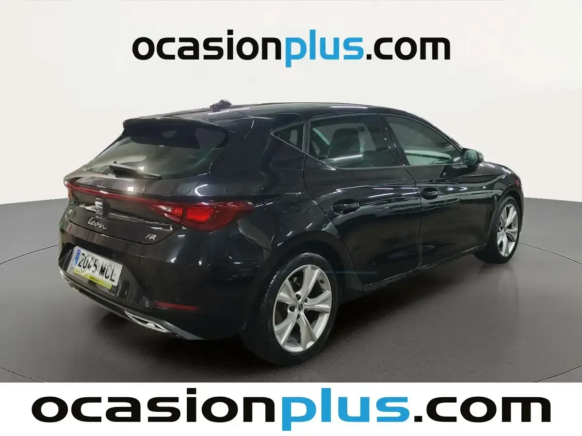 Usado Seat Leon FR 110 CV (80 kW) 2022 Negro