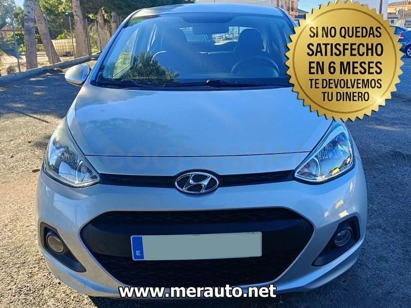 Usado Hyundai i10 66 CV (48 kW) 2015 Gris / plata Utilitario