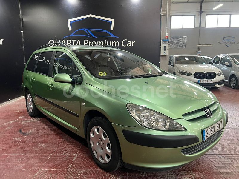 Verde Usado 2002 Peugeot 307 Familiar | 3499 € (Precio justo) - Imagen 1/4