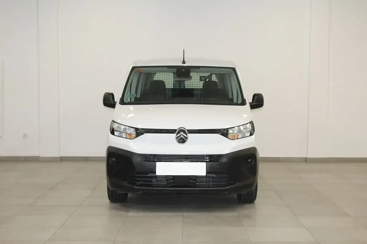 Käytetty Citroën Berlingo 100 HP (73 kW) 2024 Valkoinen Tila-auto