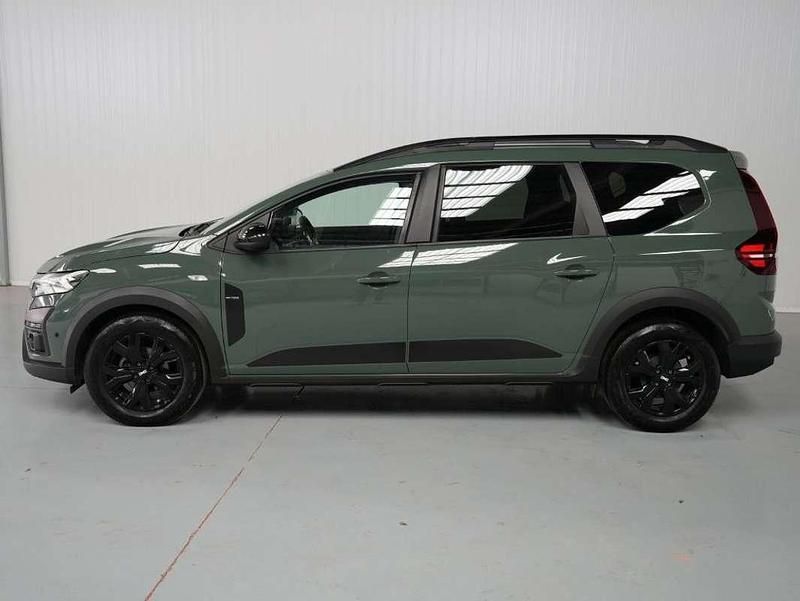 Usado Dacia Jogger Extreme 101 CV (74 kW) 2023 Verde Monovolumen