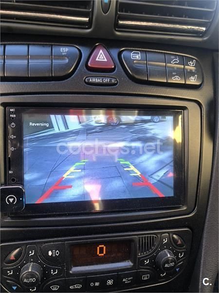 Usado Mercedes C220 143 HP (105 kW) 2001 Cinzento Sedan