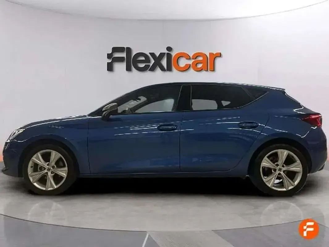 Usado Seat Leon FR 116 CV (85 kW) 2025 Azul Utilitario
