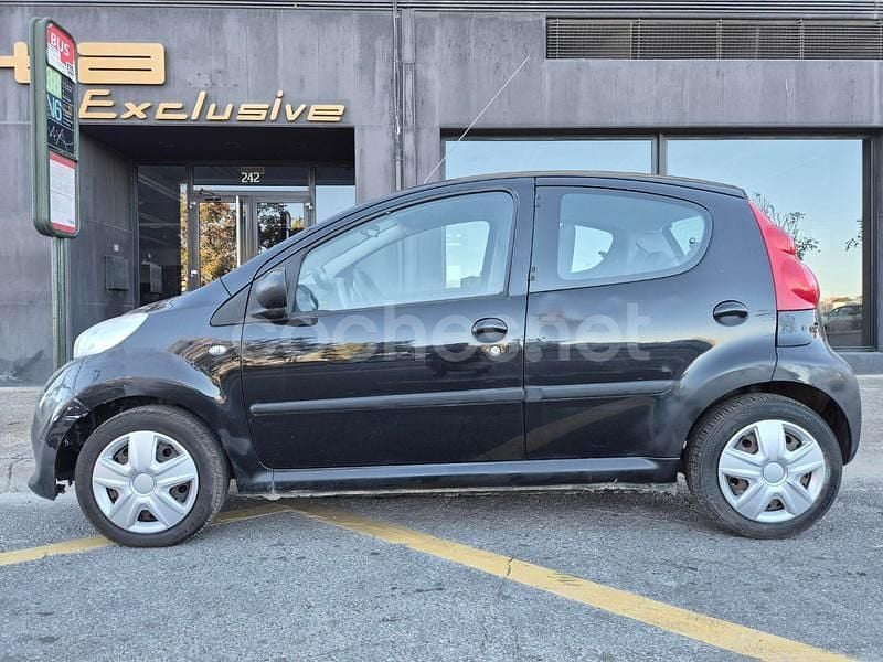 Negro Usado 2006 Peugeot 107 Utilitario | 2500 € (Buen precio) - Imagen 1/4