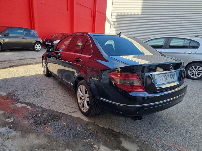 Usado Mercedes C200 136 CV (100 kW) 2010 Negro Berlina