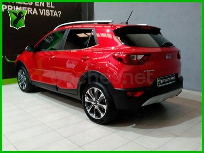 Usado Kia Stonic 120 CV (88 kW) 2017 Granate SUV